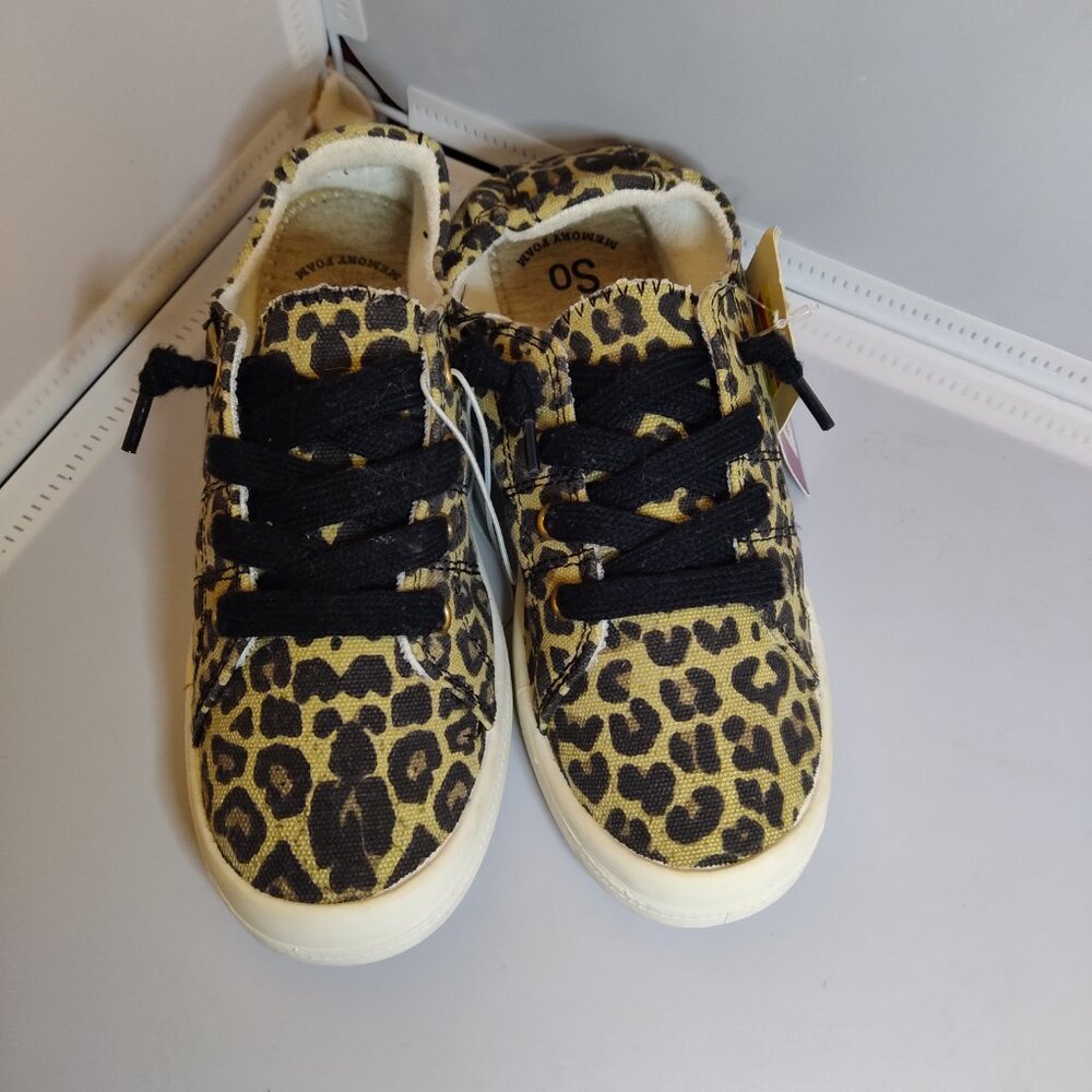 SO Slip On Shoes Sneakers Leopard Animal Print 6.5  NWT